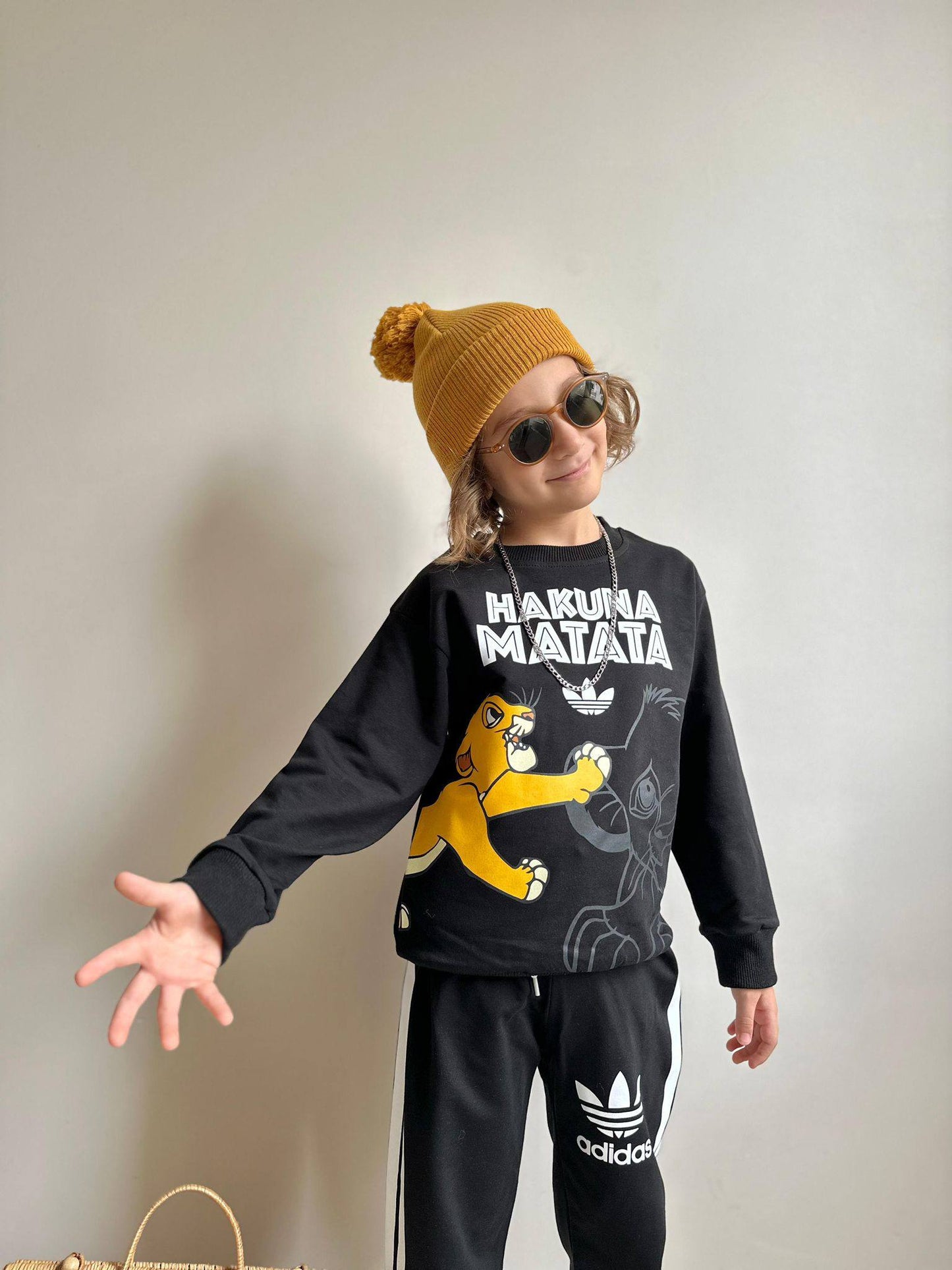 Survêtement hakuna Matata noir adidas