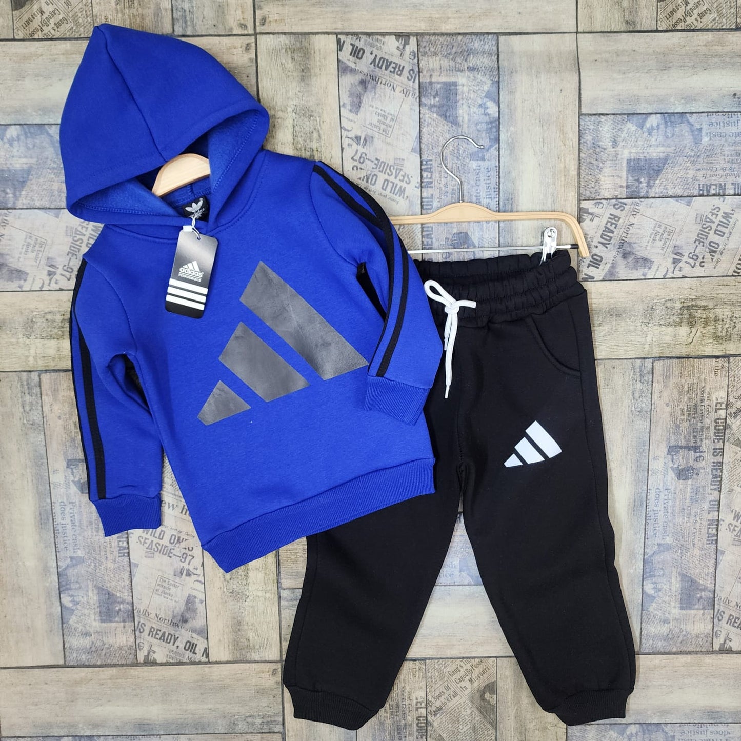 Survêtement, Adidas bleu