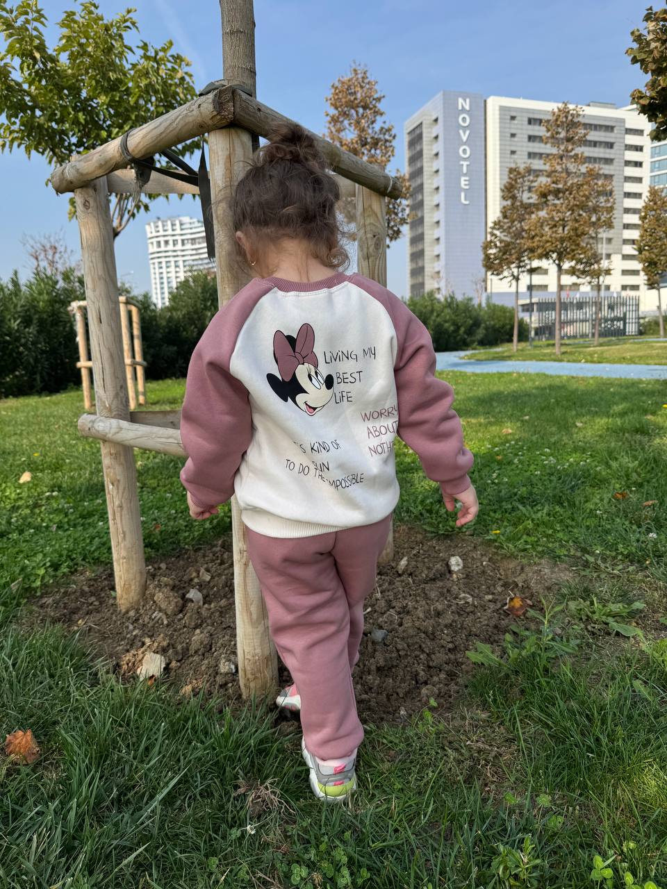 MINNIE MOUSE SURVETEMENT
